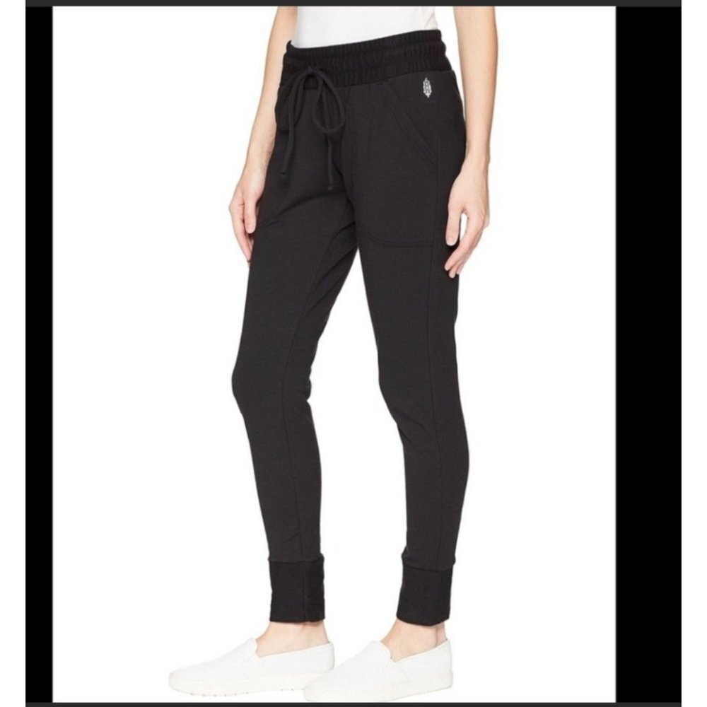 Free People Movement Sunny Skinny jogger size M black‎